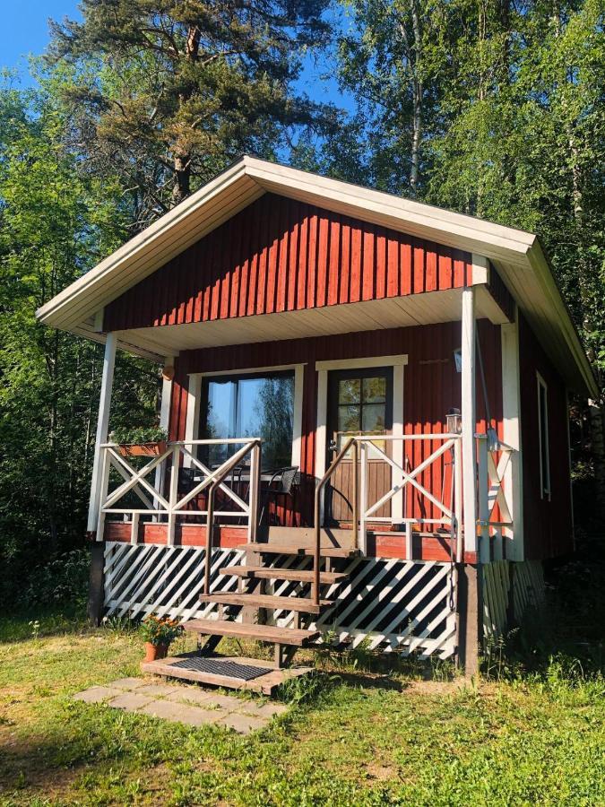 Pihlajamaeen Lomamoekit Vanhakyla Exterior photo