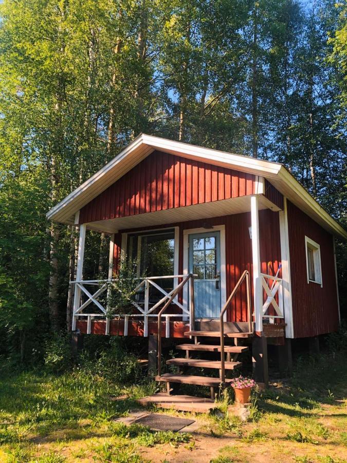 Pihlajamaeen Lomamoekit Vanhakyla Exterior photo