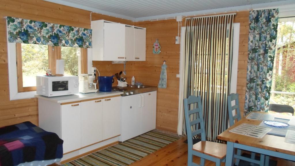 Pihlajamaeen Lomamoekit Vanhakyla Room photo